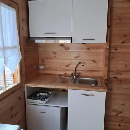 مكان تخييم Villaggio Turistico Tecciu Di Cuppi